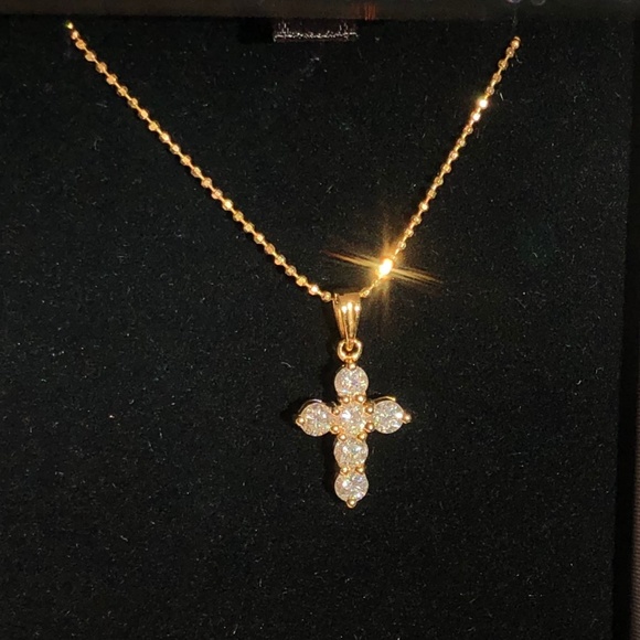 PETITE DIAMOND CROSS NECKLACE - Picture 5 of 16